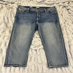 Vigoss Jeans Women 24 Capri Medium Wash Stretch Denim Embroidered Western Boho